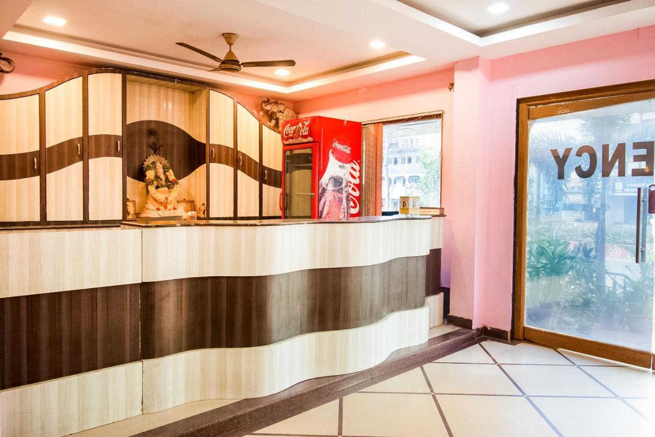 נלורה Oyo 62964 Hotel Vandana Grand מראה חיצוני תמונה