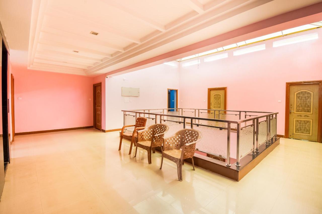 נלורה Oyo 62964 Hotel Vandana Grand מראה חיצוני תמונה